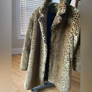Beth Dutton inspired leopard, faux fur coat. EUC.